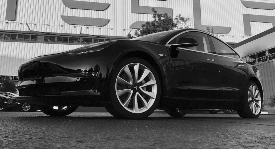 Dit Is De Eerste Tesla Model 3 Autofans