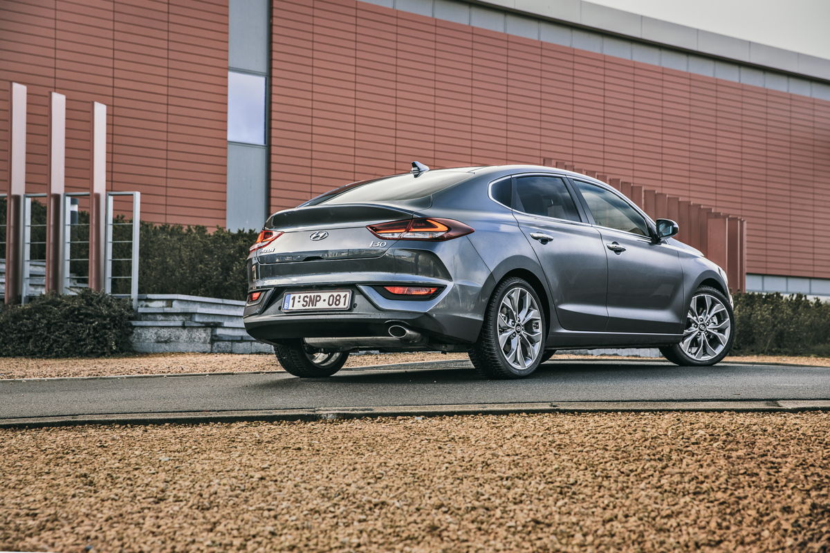 RijImpressie Hyundai i30 Fastback (2018) Autofans