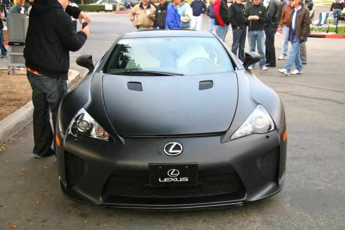 zwarte Lexus LF-A
