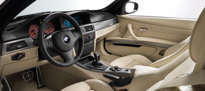 BMW 335is Cabriolet 2010 interieur