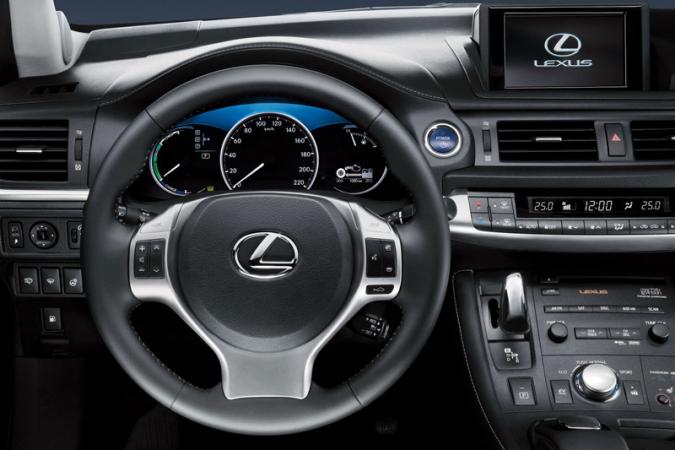 Lexus CT 200h interieur