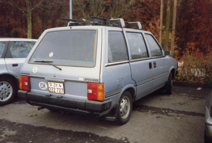 Vergeten auto #35: Nissan Prairie