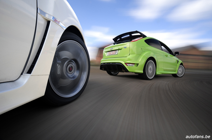 Ford Focus RS vs Subaru Impreza WRX STI