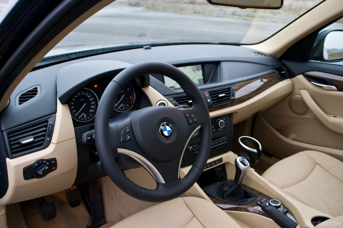 Rijtest BMW X1 xDrive20d interieur