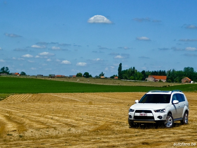 Rijtest: Mitsubishi Outlander DI-D 2010