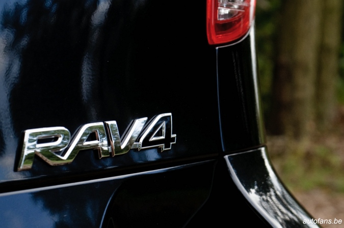 Rijtest Toyota RAV4 2010