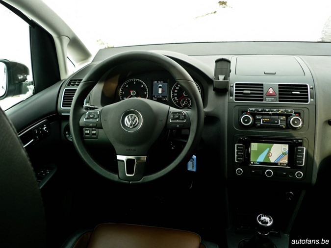 Onzuiver zeevruchten transactie Rijtest: Volkswagen Touran 1.6 TDI Bluemotion | Autofans