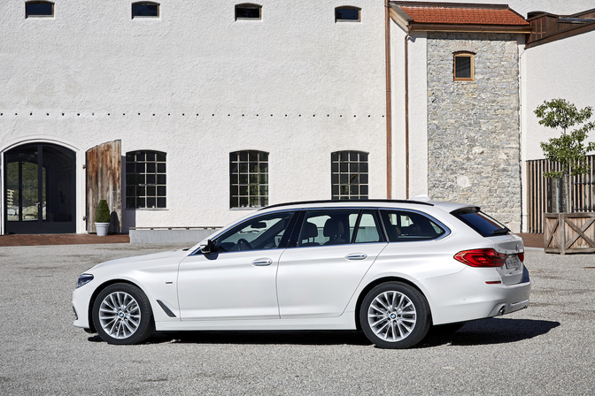 Rijtest-BMW-5-Reeks-Touring-520d-G31