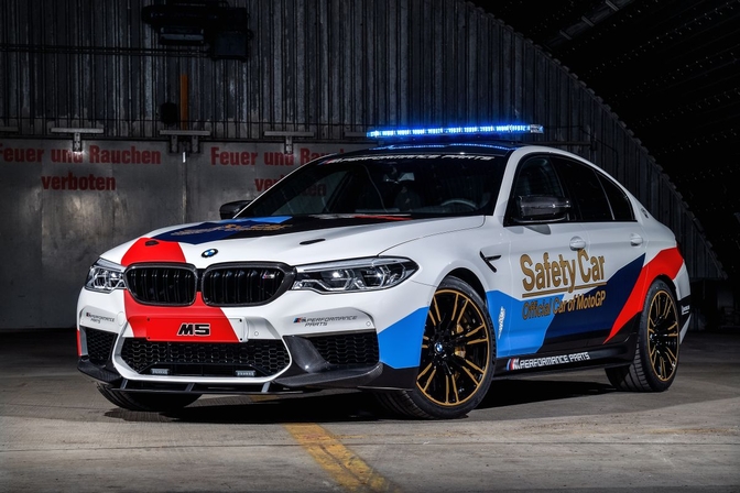 bmw_m5_safety_car