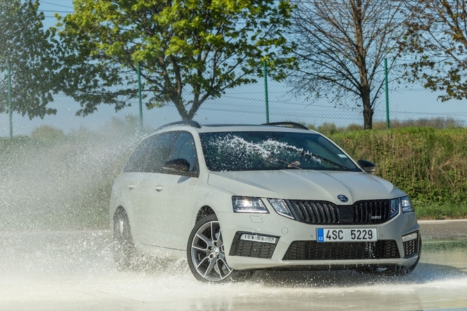 rijtest-skoda-octavia-rs-facelift