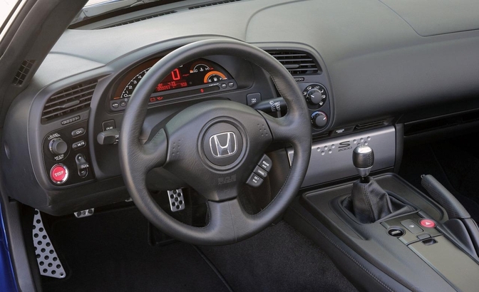 honda-s2000-interieur