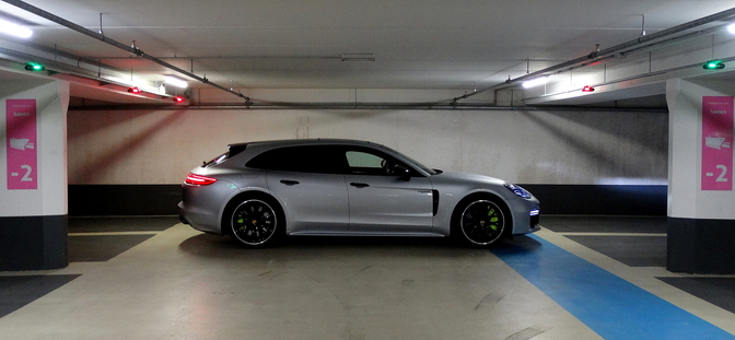 porsche-panamera-turbo-s-ehybrid-sport-turismo