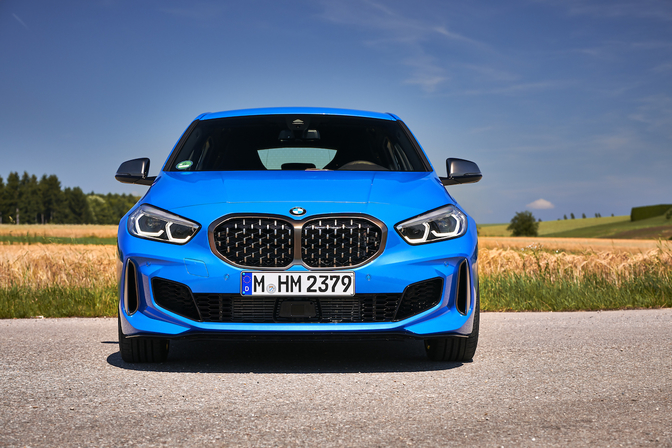 Rijtest BMW M135i 2019 viercilinder F40