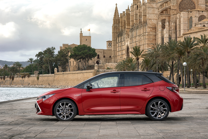 toyota corolla rijtest 2019