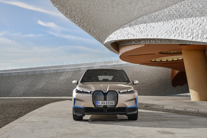 BMW iX elektrische SUV 2020