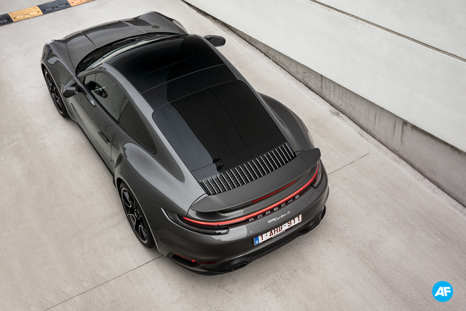 Porsche 911 Turbo S review rijtest 2020 video