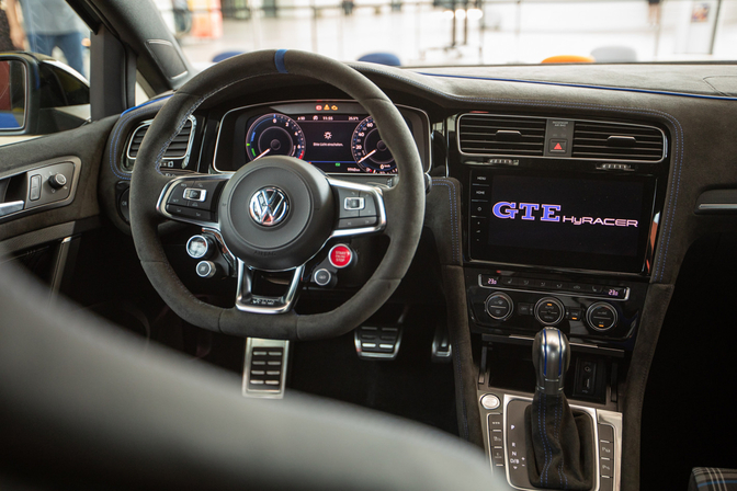Volkswagen Golf GTE HyRACER