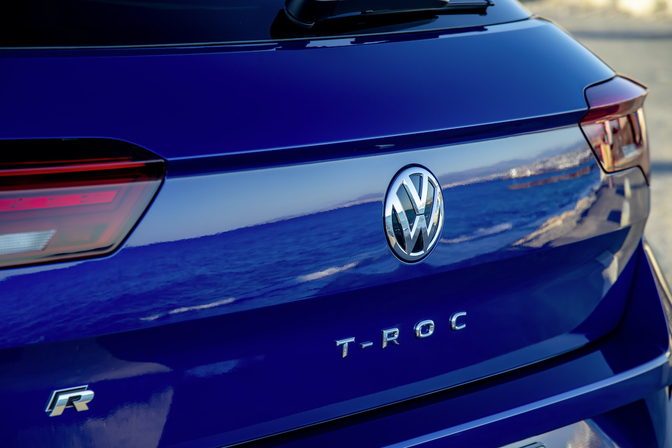 Volkswagen T-Roc R 2020 test Autofans prijs Akrapovic geluid Golf