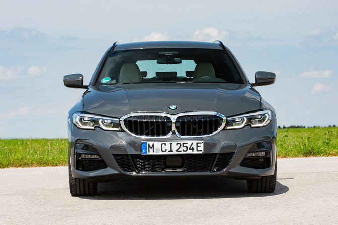 BMW 320e Touring test review 2021 3 Reeks