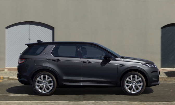 Land Rover Discovery Sport Urban Edition 2021 zijkant