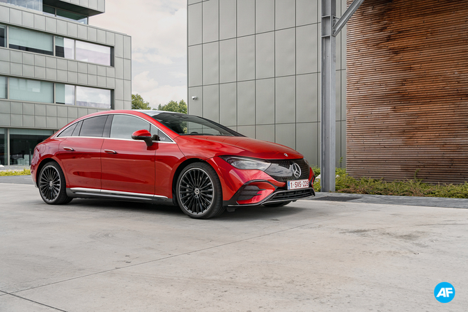 Mercedes EQE 350+ rijtest review info 2022 Autofans