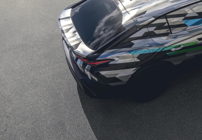 Peugeot 408 teaser 2022