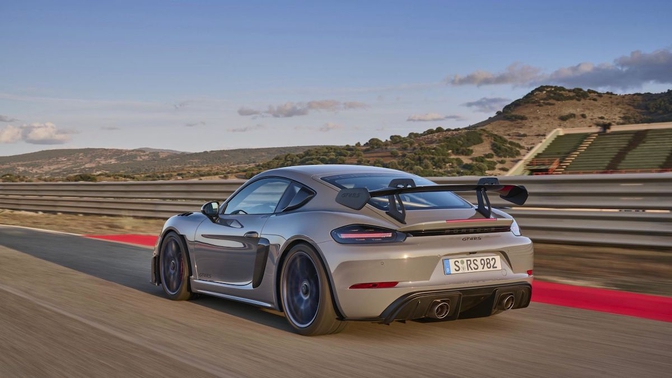 Rijtest Porsche 718 Cayman GT4 RS 2022