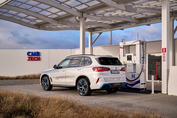 tanken BMW iX5 Hydrogen op waterstof in Antwerpen