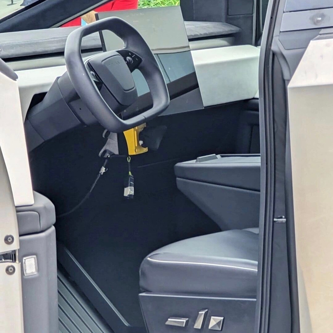 Tesla Cybertruck Interieur gelekt 2023