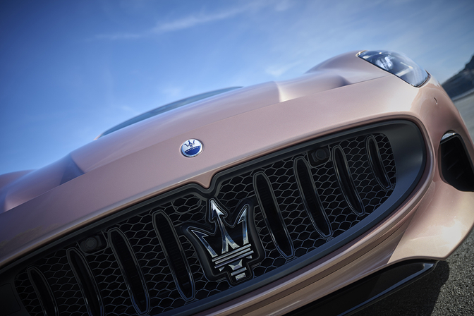Premier essai : Maserati GranCabrio Folgore & Trofeo (2024)