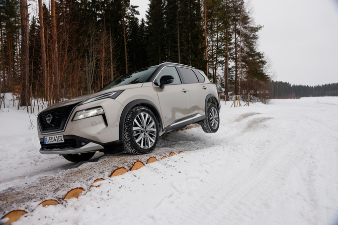 Nissan X-Trail e-4ORCE snow