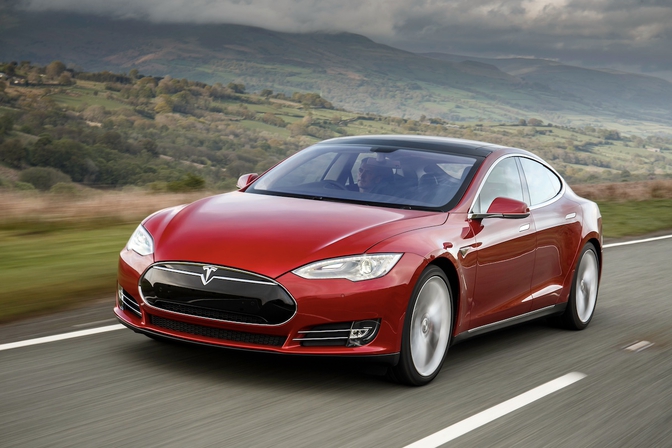 Tesla Model S tien jaar 2024
