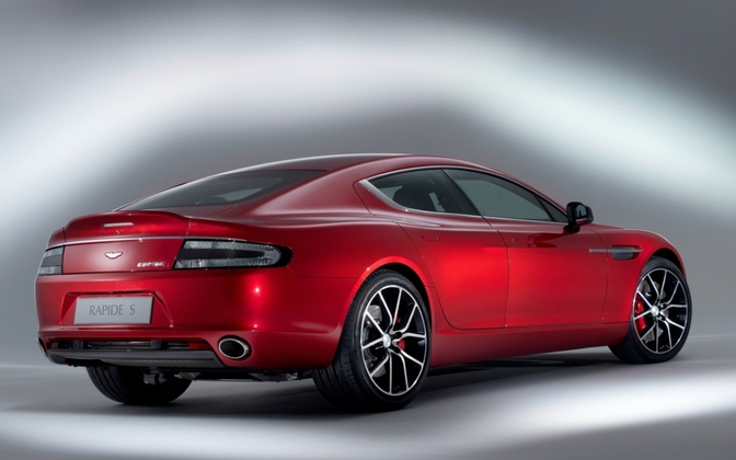 Aston Martin stelt Rapide S officieel voor