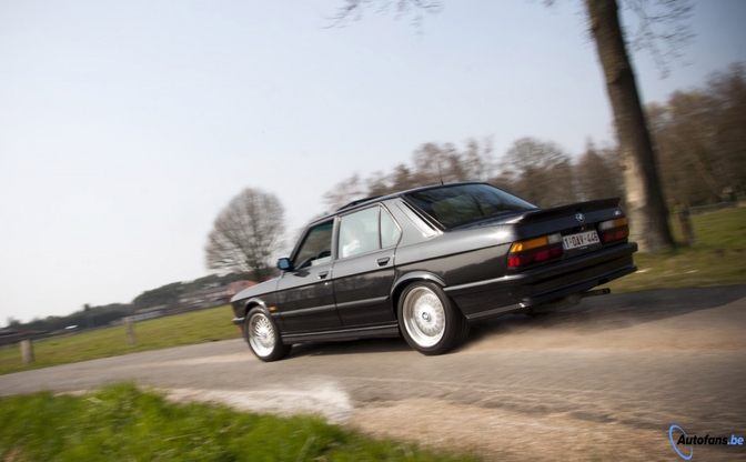 bmw-m5-e28-1986