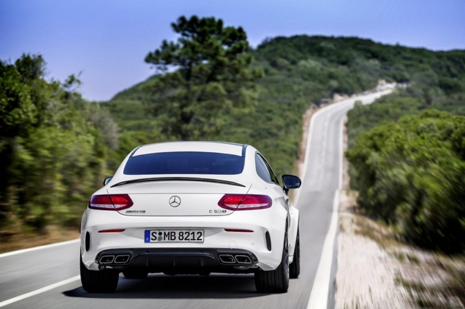 mercedes-amg-c-63-coupe-2015_01