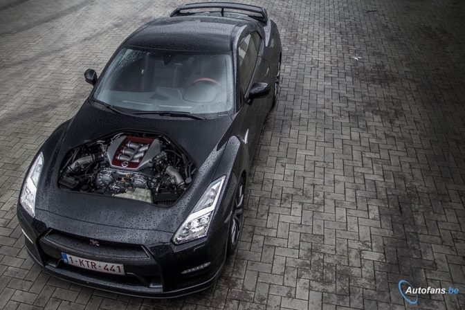 Rijtest-Nissan-GT-R-Black-Edition