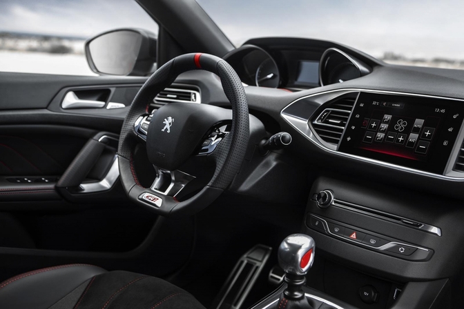 peugeot-308-gti-2015