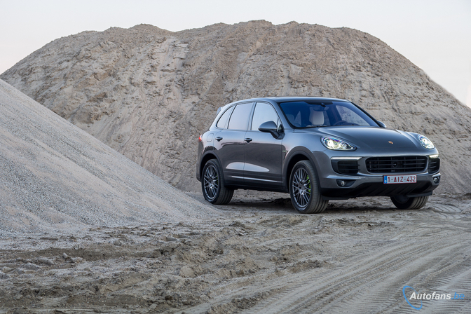 porsche-cayenne-s-e-hybrid-2014