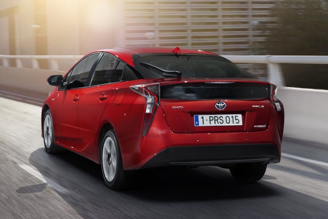 toyota-prius-2015