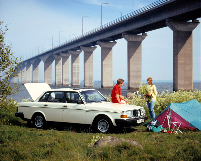  volvo-240-heritage