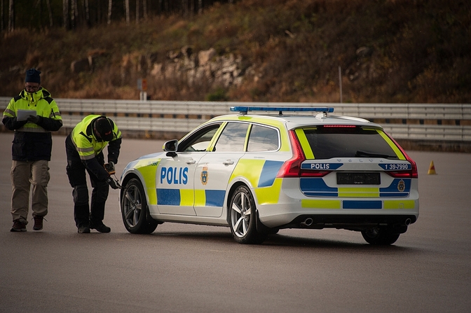 volvo_v90_swedish_police_car_1
