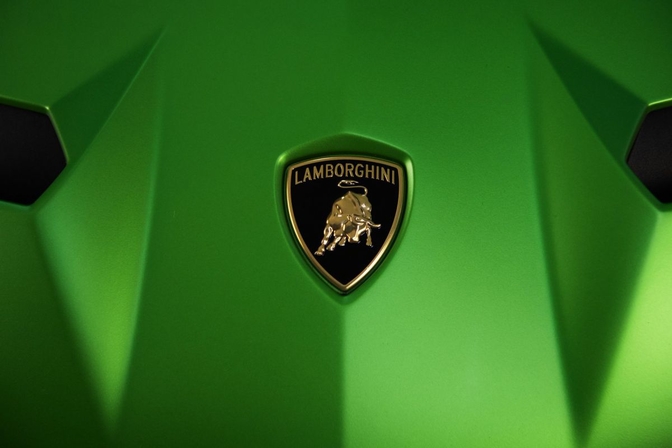Lamborghini Aventador logo 2022