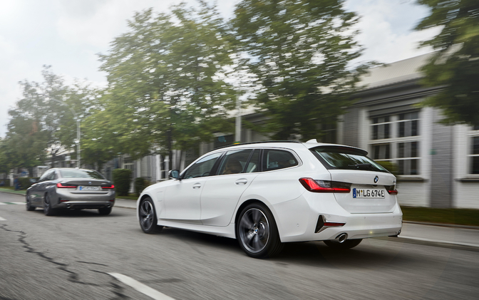 BMW 330e xDrive Touring Genève 2020