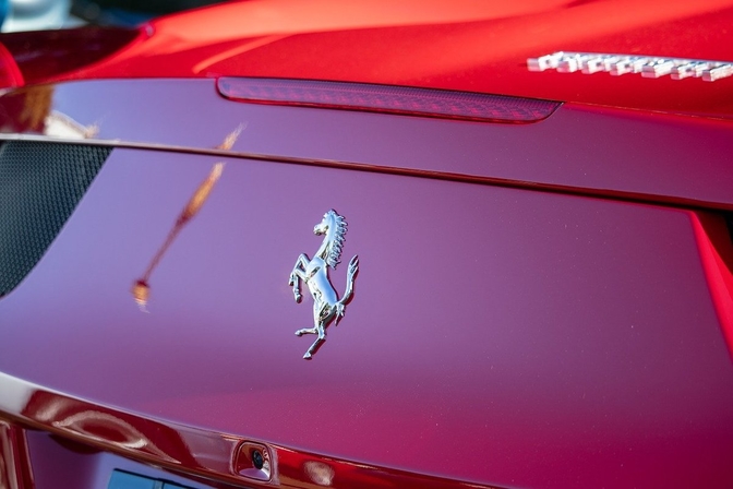 Ferrari Purosangue naam
