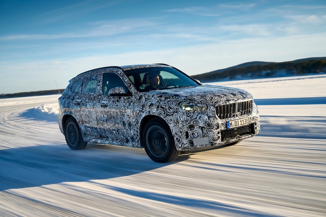 BMW iX1 Teaser 2022