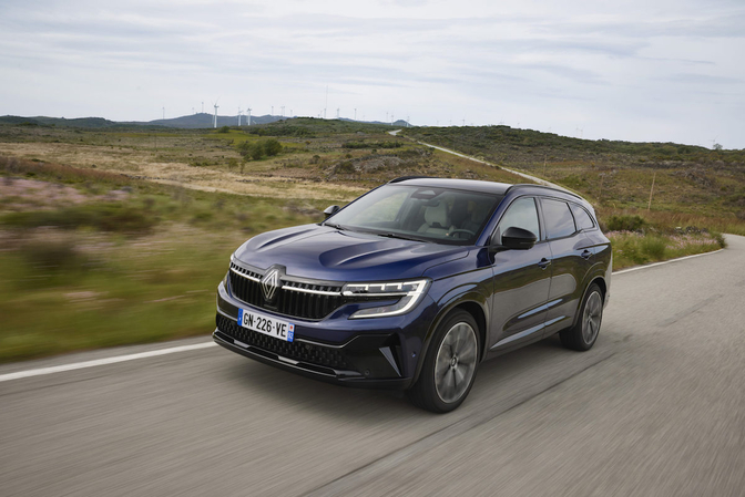 Rijtest Renault Espace E-Tech 2023