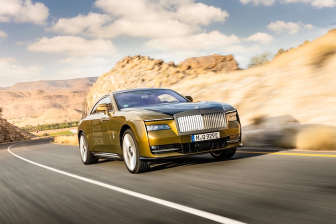 Rolls-Royce Spectre tests 2023