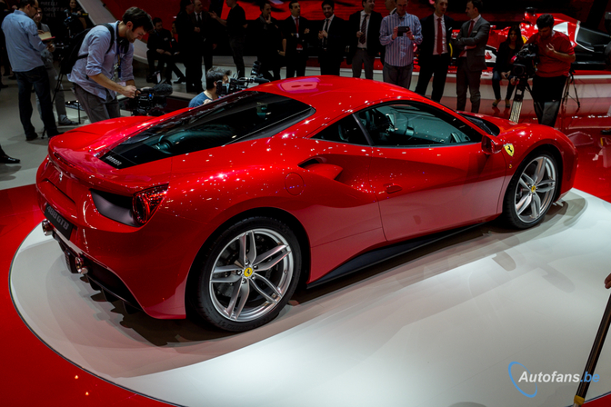 ferrari-488-gtb-geneve-2015-101