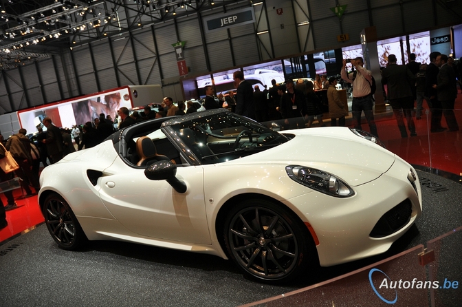 Alfa-Romeo-4C-Spider