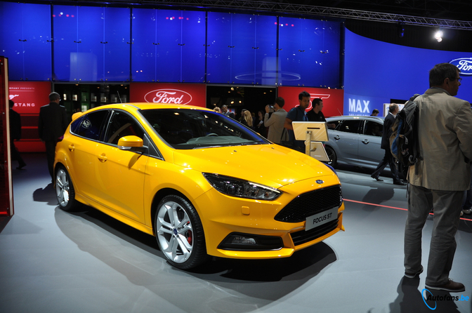 ford-focus-st-parijs-2014_02